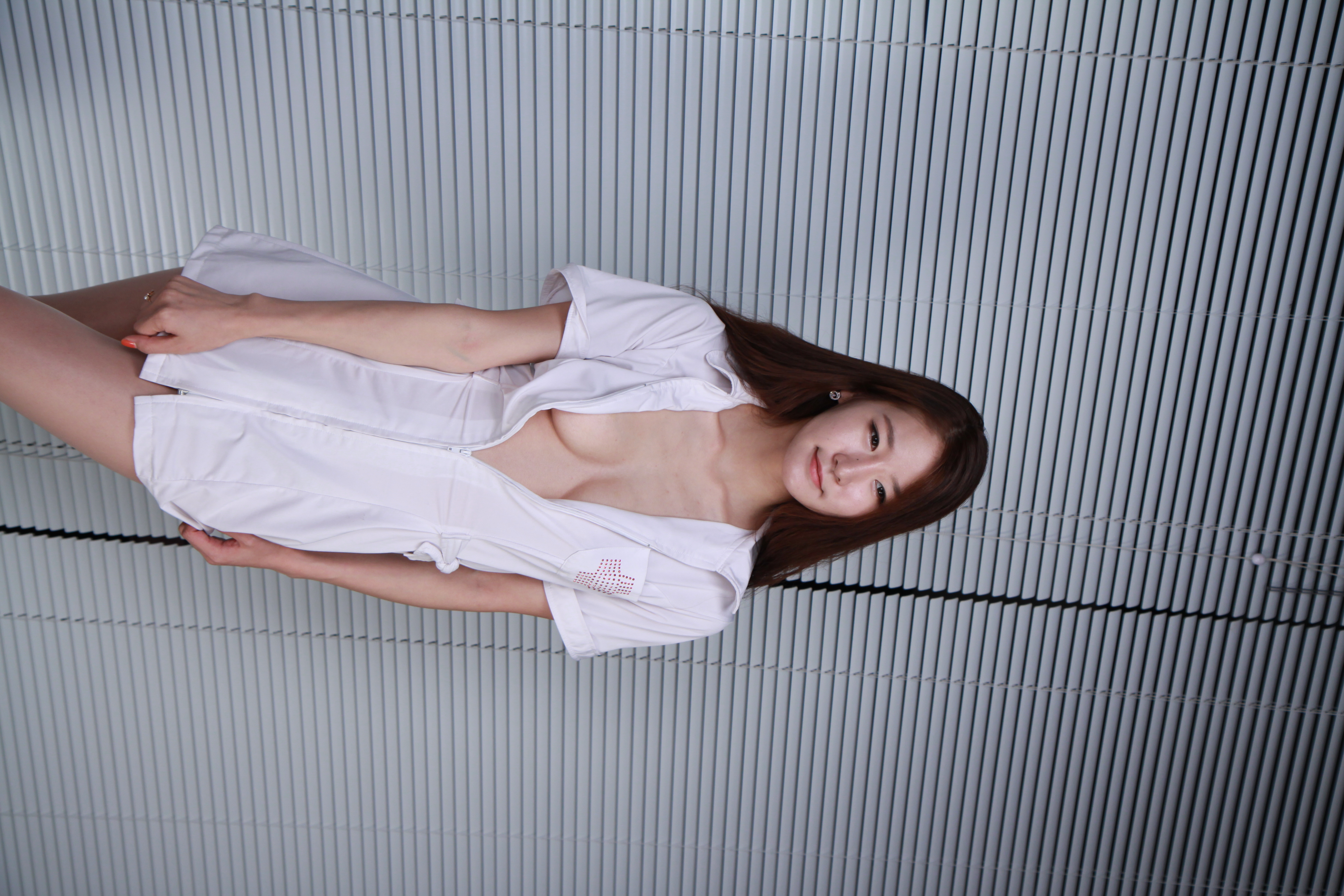 미분류 / 수정 901장(연 ST)(가슴 조금 노출)